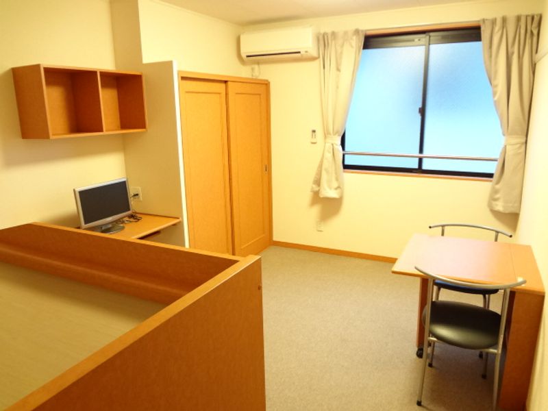 レオパレスれんげ 居間
