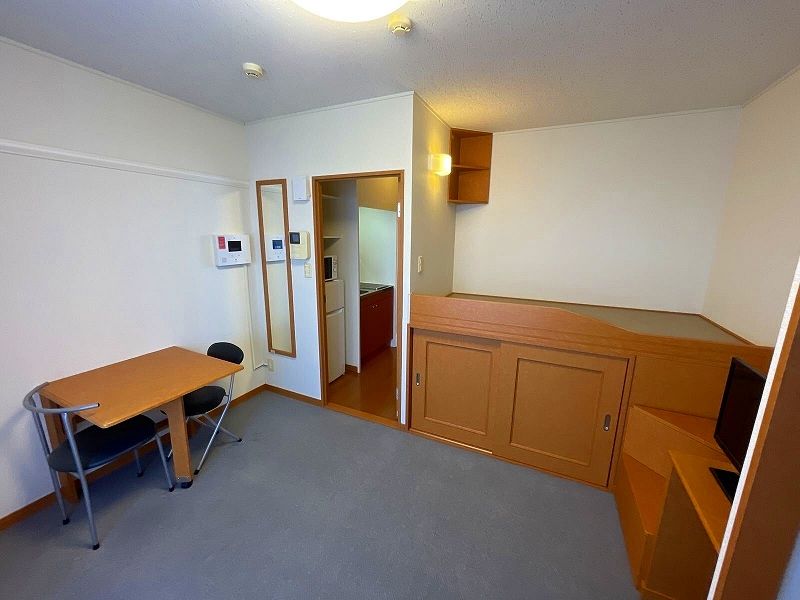 レオパレスステラハウス 居間