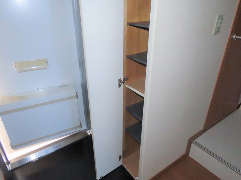 レオパレスオアシスイン上松 玄関