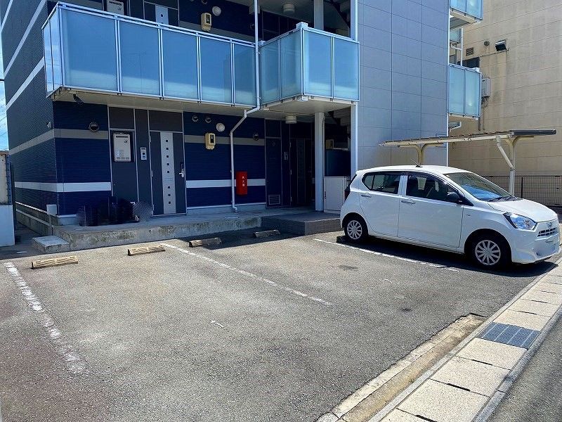 レオネクストサッチモ 駐車場
