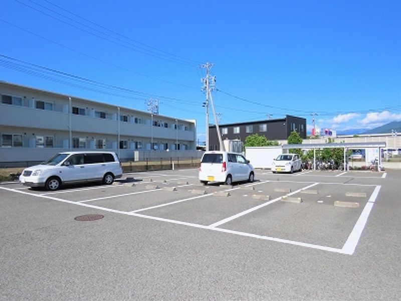 レオパレス大塚 駐車場