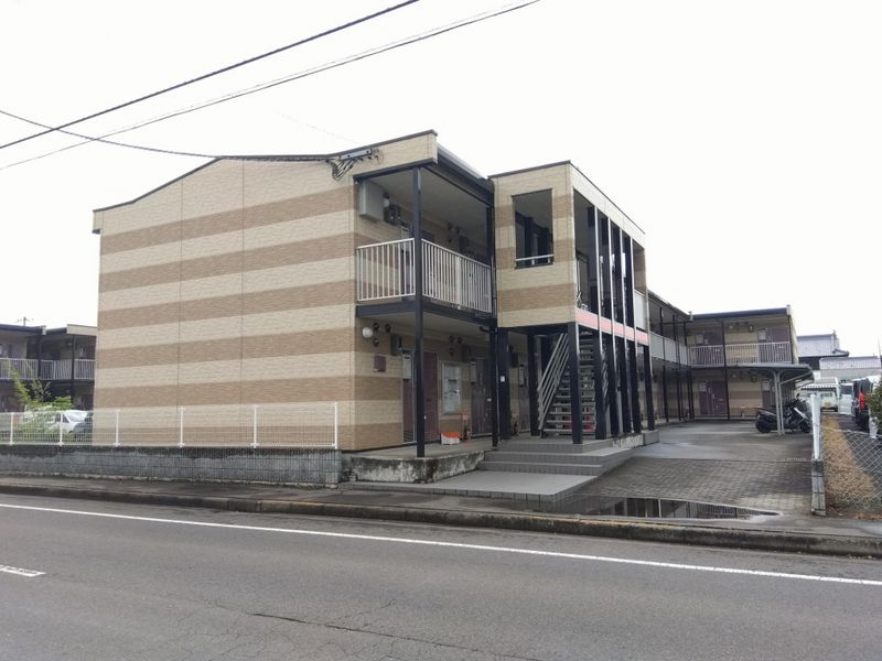レオパレス東大浜 外観