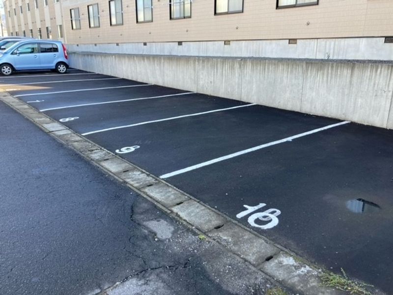 レオパレスエクシール 駐車場