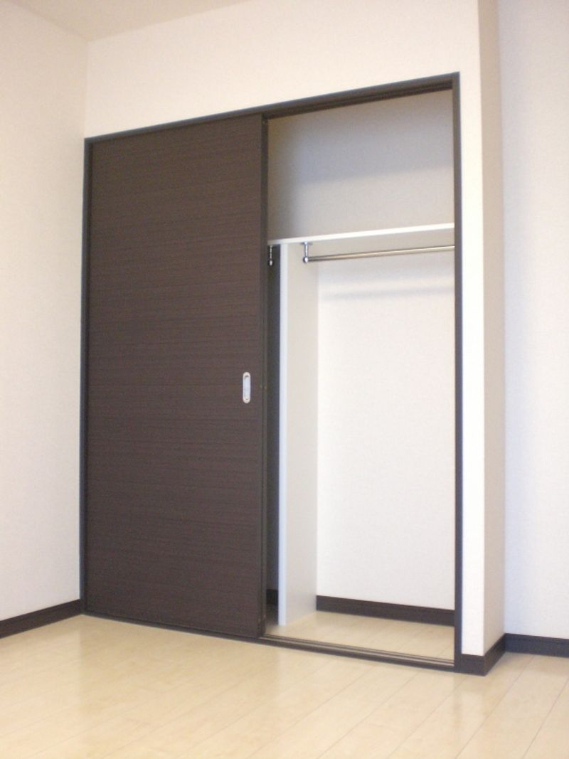 レオネクストルフェリ 収納