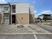 レオパレスラ　ペンナ エントランス