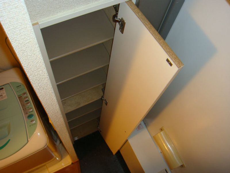 レオパレス雁が音 玄関