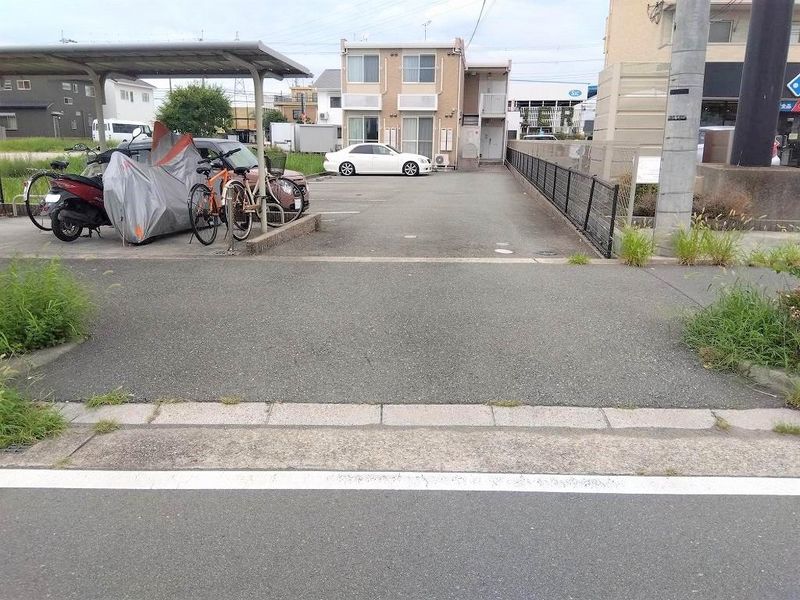 レオパレス夢未来 駐車場