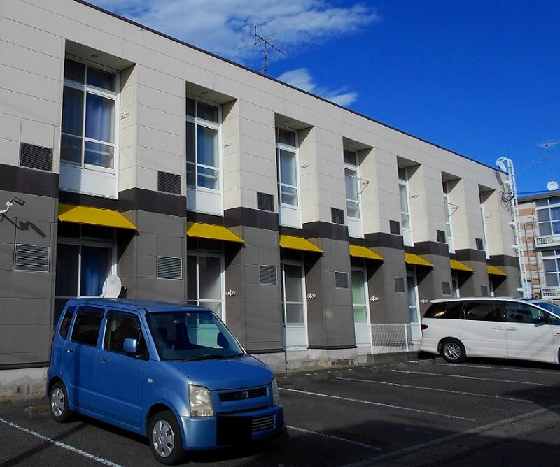 レオパレスホープ 駐車場