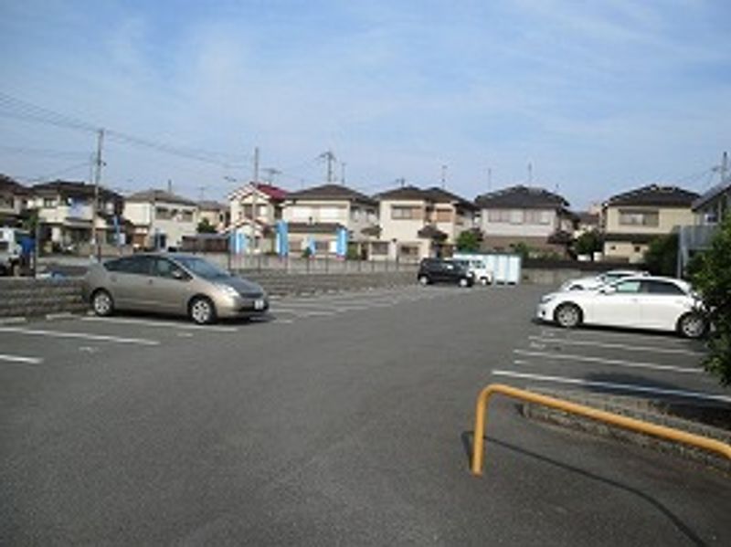 レオパレスいけざわＡ 駐車場
