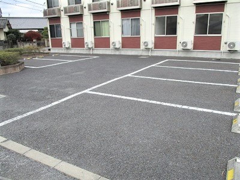 レオネクストミレーユ 駐車場