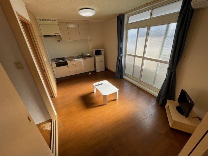 レオパレスウイングＡ 居間