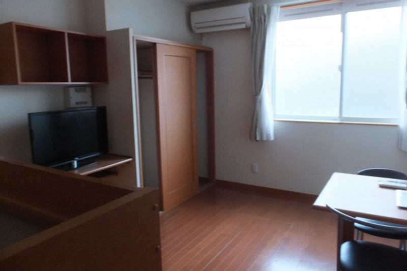 レオパレス留ヶ谷 居間