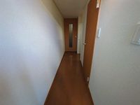 レオパレスＣＡＴＳ 玄関