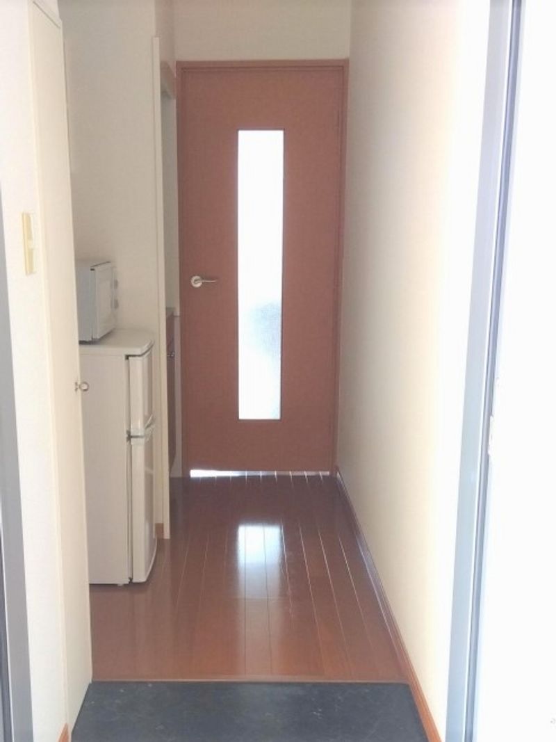 レオパレスキララ 玄関