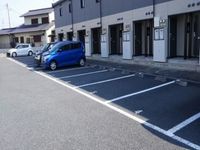レオパレスグレイス上津Ⅱ 駐車場