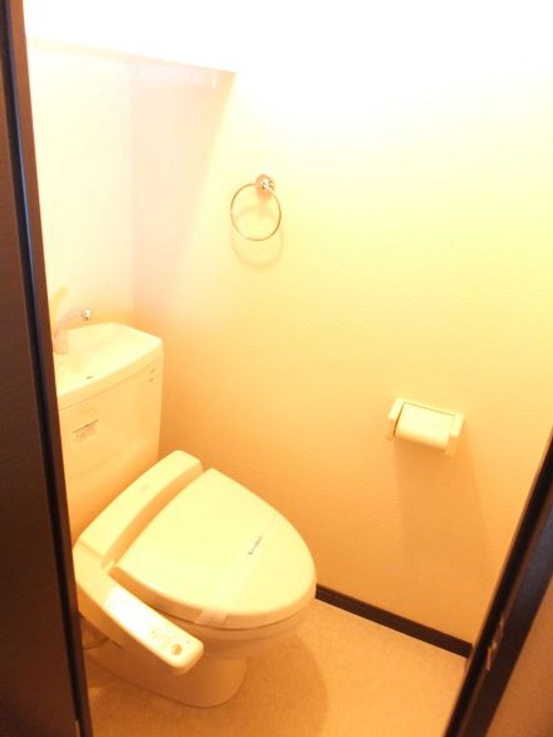 LEONEXT Merci Nishihara Toilet