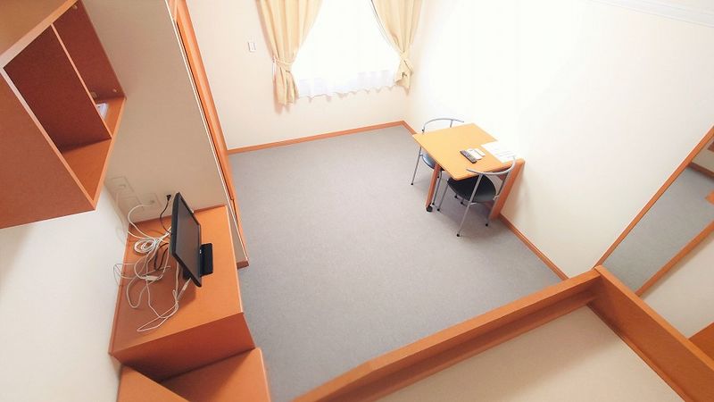 レオパレスサンライズ宮ノ上 居間