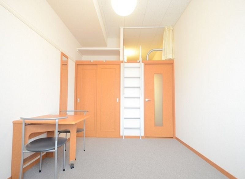 レオパレスけやき通り 居間