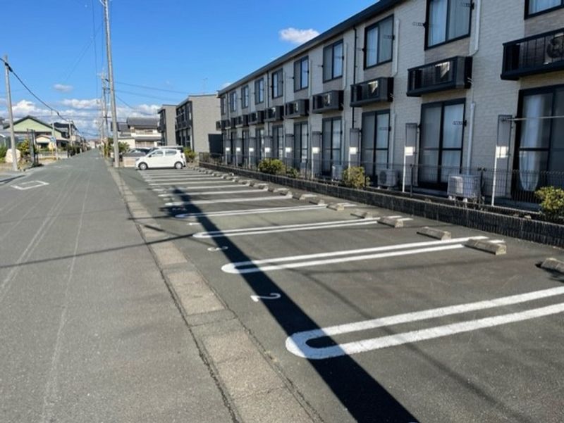レオパレスＴＥＲＡＤＡ１６５ 駐車場