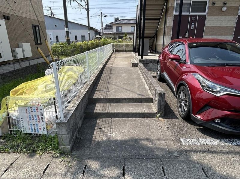 レオパレスセブンヒルズⅣ エントランス