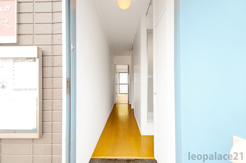 レオパレスメゾネット徳力 玄関