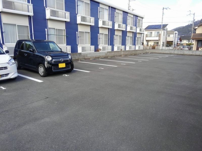 レオパレスＭＡＲＩＡ 駐車場