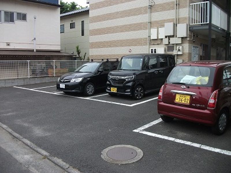 レオパレスアイ 駐車場