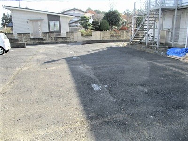 レオパレスＴＯＭＯＭＩ 駐車場