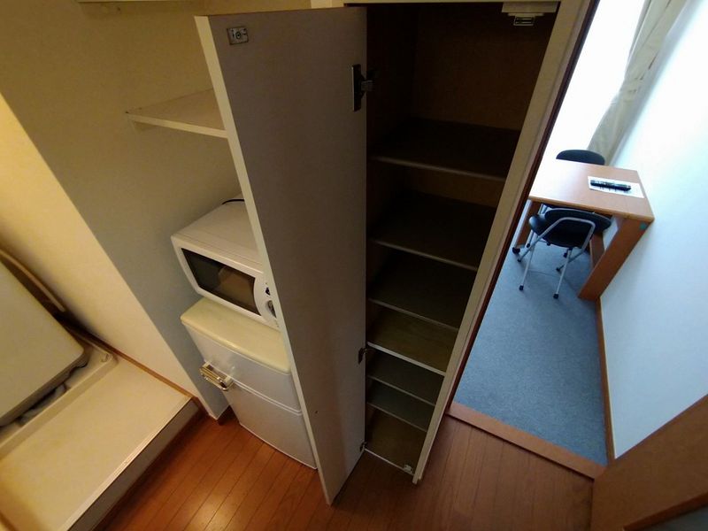 レオパレスブルーフォート 玄関