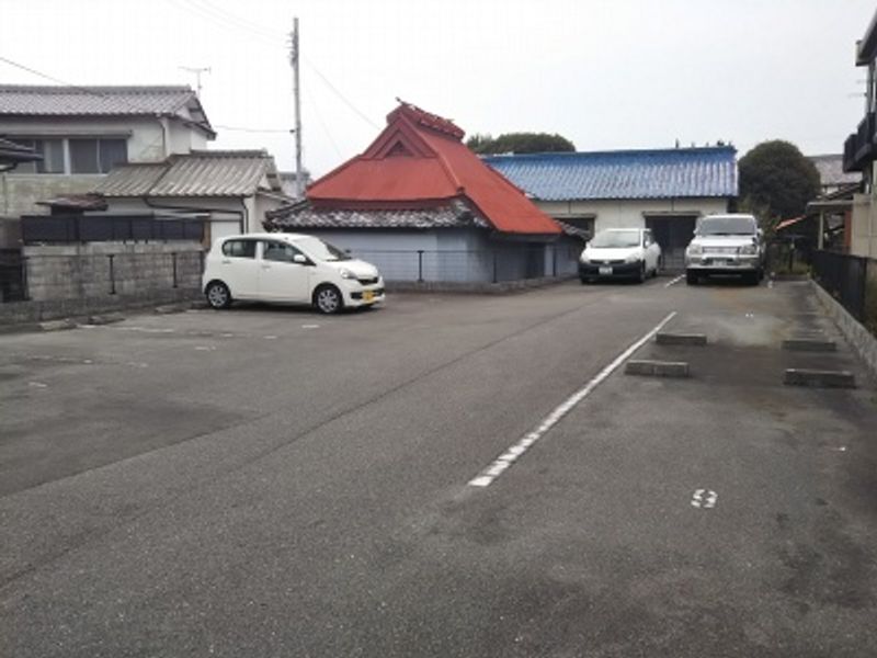 レオパレスプロスパーズ 駐車場