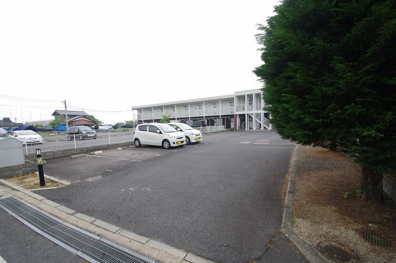 レオパレス星野 駐車場