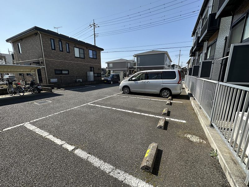 レオパレスブリエ　ソレイユ 駐車場