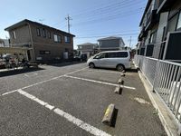 レオパレスブリエ　ソレイユ 駐車場