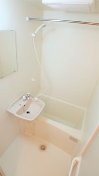レオパレスグランプラス 風呂