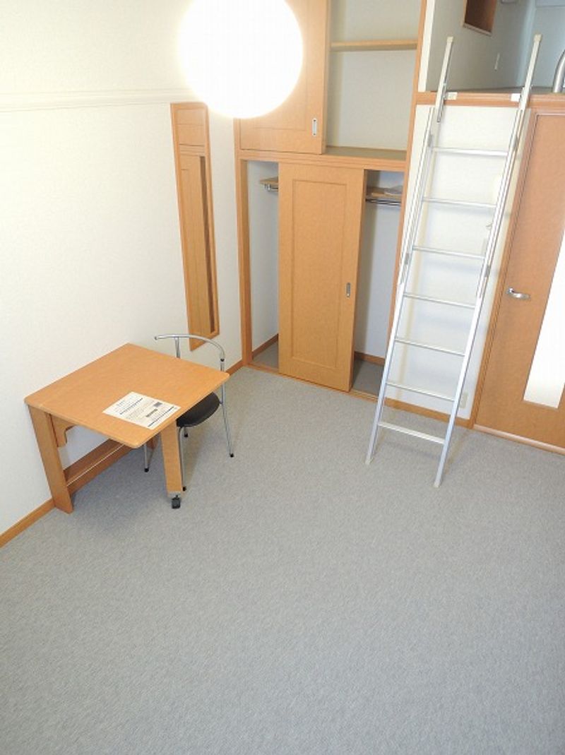レオパレス丸山 居間