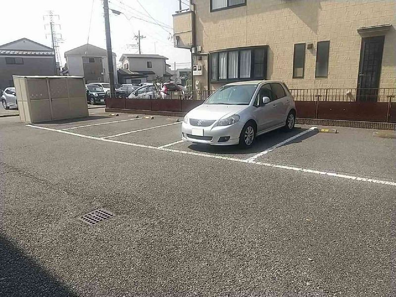 レオネクストＳｕｎＳｈｉｎｅ１ 駐車場