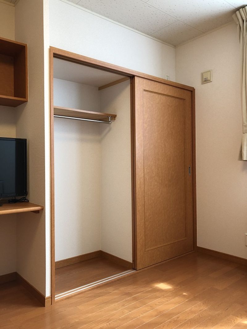 レオパレスフェルド　Ｙ 収納