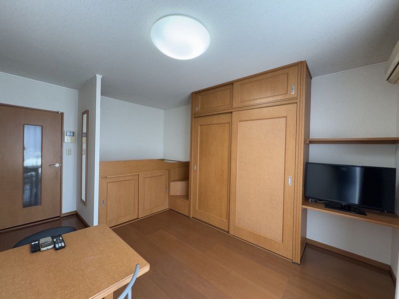 レオパレス若宮北 居間