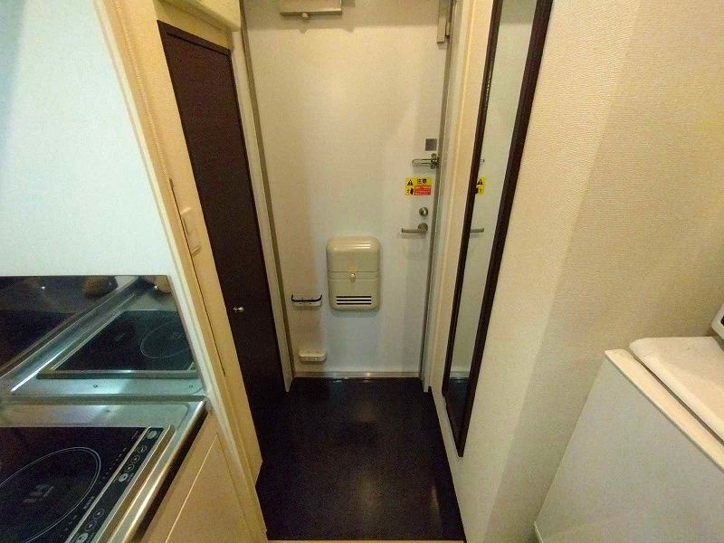 CLEINO Olive House VIII Entrance