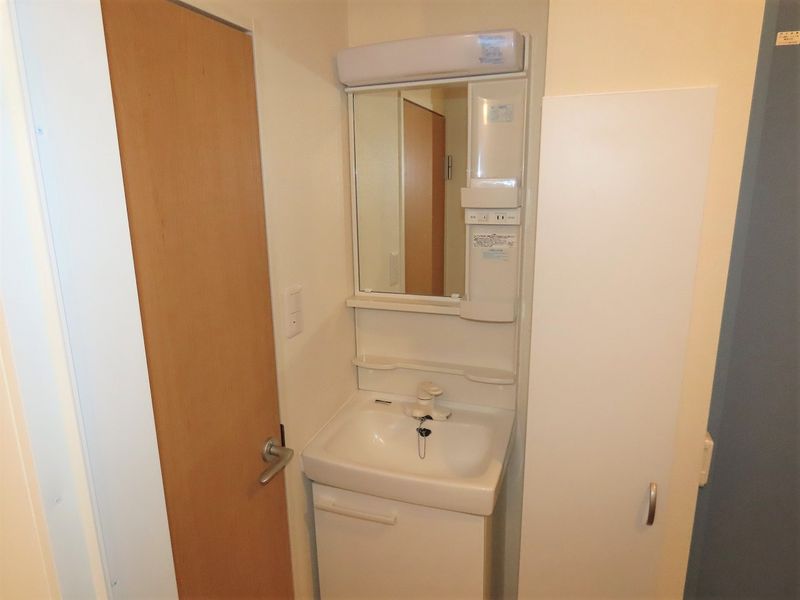 レオパレストゥロイメ 洗面台