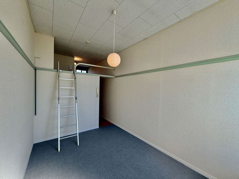 レオパレスエターナル 居間