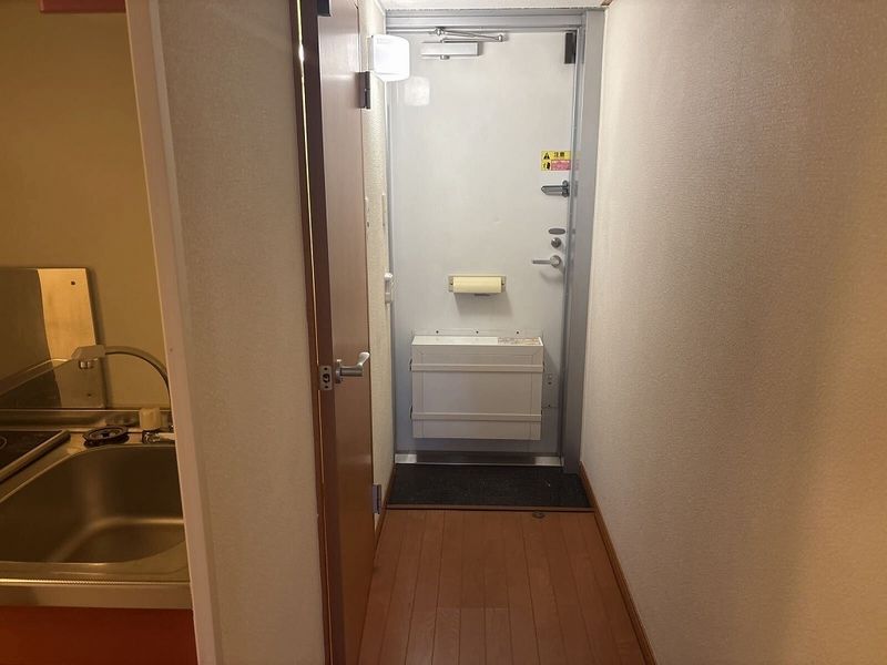 レオパレスゆげた 玄関