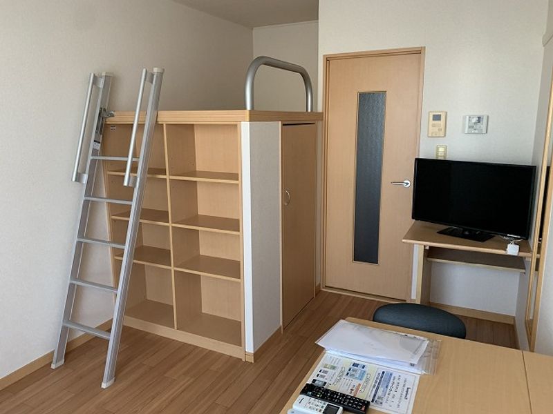 レオパレスひなた 居間