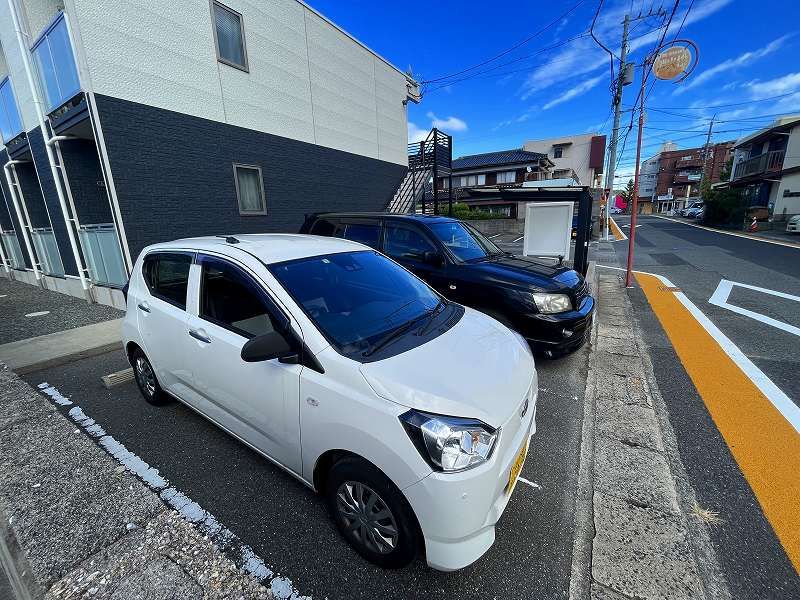 レオネクストレクエルドＫＹ 駐車場
