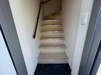 レオネクスト地行場 玄関