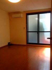レオパレスレオーノⅢ 居間