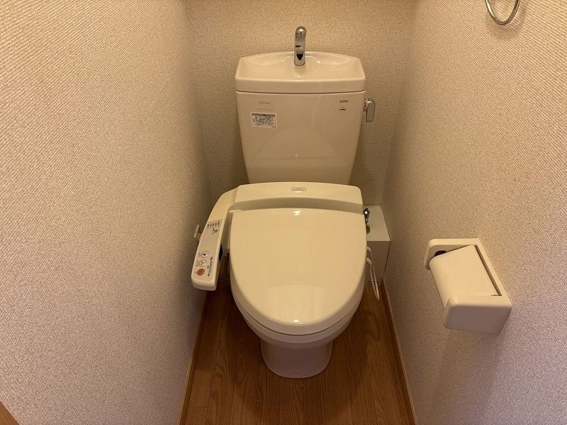 レオパレスＦＩＯＲＩ高松 トイレ