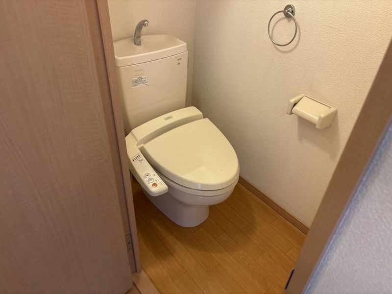 レオパレスおおどり トイレ
