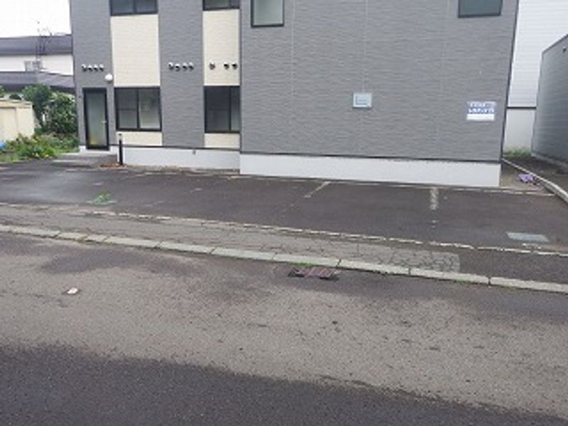 レオパレスヴィクトリー 駐車場