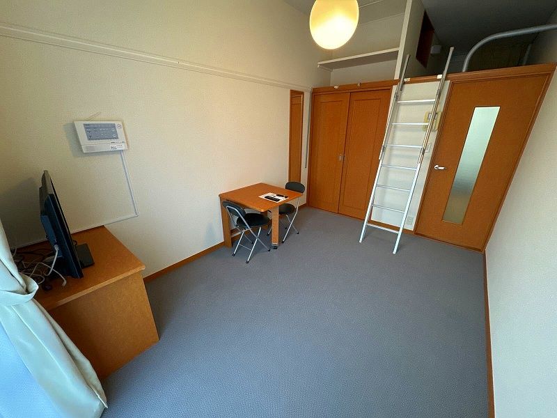 レオパレス豊藤 居間